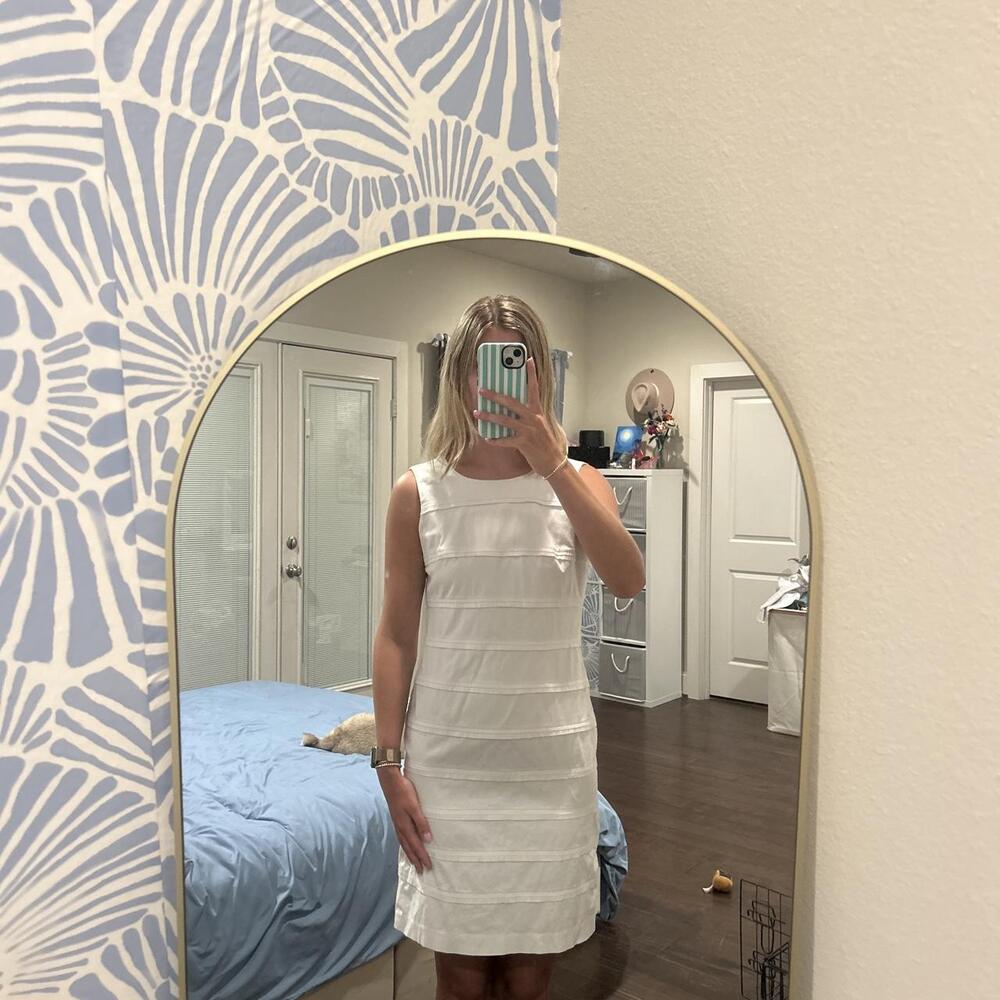 White shift dress - Picture 2 of 2